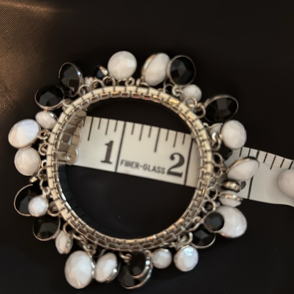 Vintage black and white faceted bead silver stretch bracelet EUC - Picture 4 of 6